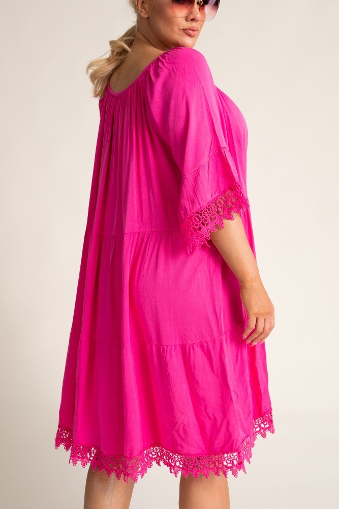 Różowa Sukienka z haftem MEGIO